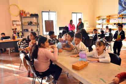 El horario de los talleres es de las 9:00 a 12:00 horas y de 15:00 a 18:00 horas.