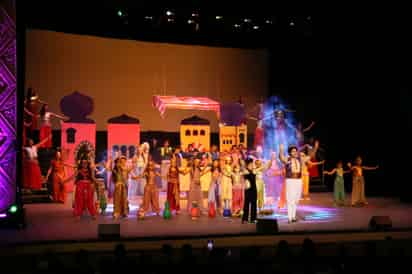 En ‘Aladino el musical’ participaron 57 actores en escena.