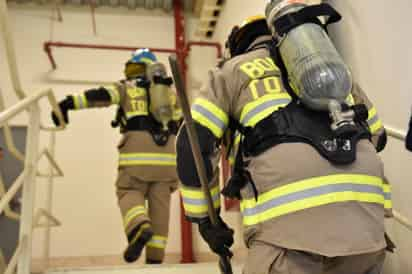 Elementos de Protección Civil y Bomberos se capacitan en manejo de drones durante emergencias; búsqueda y rescate, entre otros. (CORTESÍA)