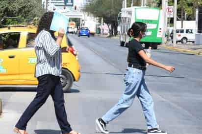 El calor puede causar síntomas severos. (Foto: FERNANDO COMPEÁN / EL SIGLO DE TORREÓN)