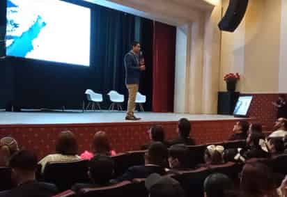 Se realizó la conferencia magistral 'Agua y residuos, ¿problema ambiental o de salud?'. (EL SIGLO DE TORREÓN)