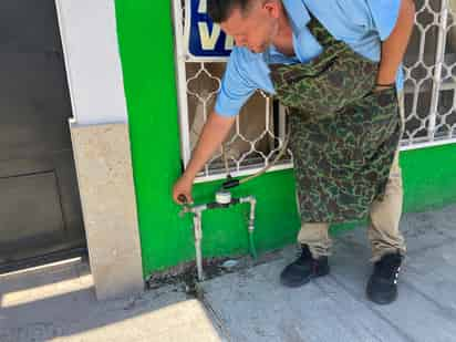 En la colonia Villa Florida siguieron sin presión en las tuberías de agua el día de ayer, contrario a lo asegurado por el Simas. (EL SIGLO DE TORREÓN)