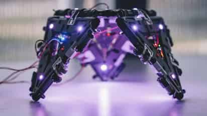 Los investigadores esperan que robots como el Mori3 se utilicen con fines de comunicación y reparaciones externas. (ESPECIAL)