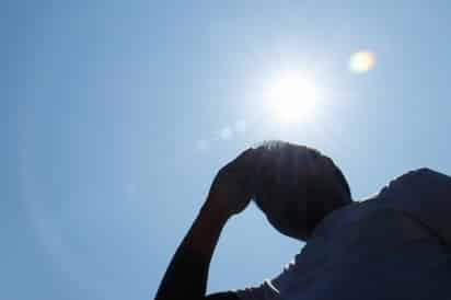 Un hombre de 80 años de edad, que permanece como no identificado, es la primera víctima mortal de la actual onda de calor en Coahuila. (ARCHIVO)