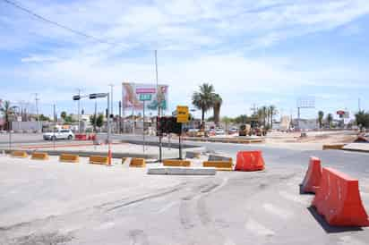 Agentes viales estarán orientando a los automovilistas; se llevarán a cabo obras de pavimentación en el Sistema Vial Cuatro Caminos. (VAYRON INFANTE)