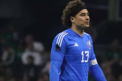 Los jóvenes deben venir a quitarme mi lugar: Guillermo Ochoa