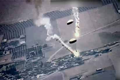 Estados Unidos denunció que los aviones rusos lanzaron bengalas de paracaídas frente a los drones y volaron 'peligrosamente cerca' de los mismos. (ARCHIVO)