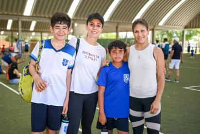 Bernardo, Ana, Olmo y Verónica (EL SIGLO DE TORREÓN)