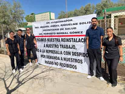 En punto de las 9 de mañana, colocaron una lona en la que piden la intervención del gobernador. (EL SIGLO DE TORREÓN)