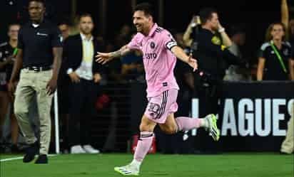 Messi partió como suplente e ingresó al duelo en sustitución de Benjamin Cremaschi, en el minuto 54. (AFP)