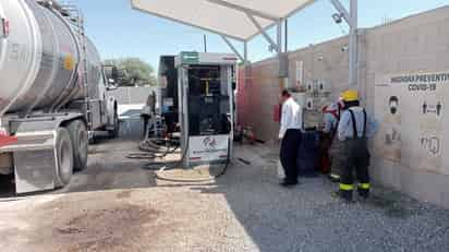 Las autoridades revisaron el área en donde se denunció que se encontraba la toma clandestina.