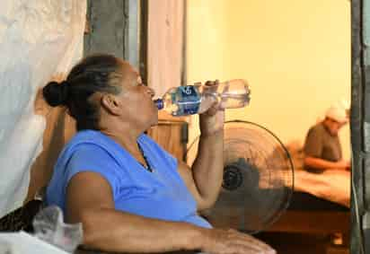 Las noches en Torreón han sido sumamente calurosas en este año, a consecuencia de falta de áreas verdes y exceso de concreto.