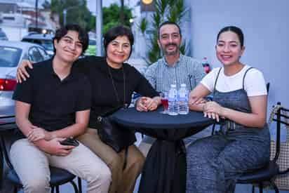 Juan Pablo Villarreal, Gabriela González, Guillermo y Luisa Fernanda Villarreal (EL SIGLO DE TORREÓN/EDDIE RUIZ)