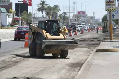 Se avanzó considerablemente en la pavimentación de los carriles laterales del bulevar Independencia. (FERNANDO COMPEÁN)