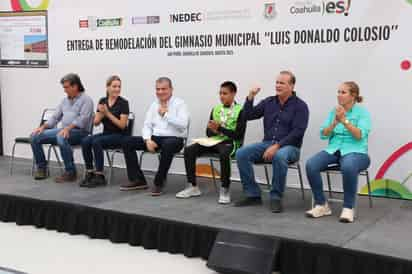 Ayer las autoridades oficializaron la entrega del mejoramiento del gimnasio municipal de San Pedro, con una inversión de 12.5 mdp. (VAYRON INFANTE / EL SIGLO DE TORREÓN)