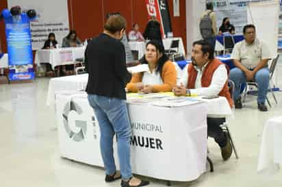 Escobedo García invitó a los buscadores de empleo a preparar su currículum o solicitud de empleo y acudir a la cita este miércoles en la explanada de la presidencia municipal. (ARCHIVO)