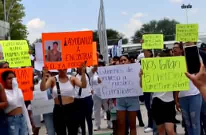 Roberto Olmeda Cuéllar, Diego Lara Santoyo, Uriel Galván, Jaime Miranda y Dante Hernández, jóvenes de entre 19 y 21 años de edad, viajaban juntos en un vehículo cuando presuntamente fueron privados de su libertad en Lagos de Moreno.