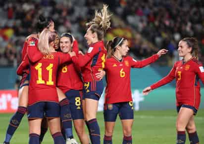 Jennifer Hermoso (i) celebra con sus compañeras tras marcar el 2-0 ante Zambia en su partido de la fase de grupos del Mundial femenino de la FIFA que se ha celebrado en Auckland, Nueva Zelanda, este miércoles. EFE/ How Hwee Young