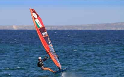 Mariana Aguilar conquista plaza olímpica en Mundial de Vela 2023