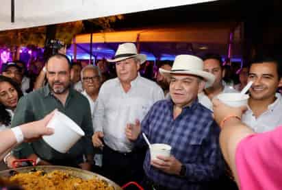 El Festival de la Paella se realizó en las instalaciones de la Universidad La Salle Saltillo y asistieron alrededor de 3 mil comensales.