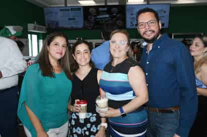 Maricarmen Garza, Martha Torres, Karla Montaño y Genaro Martínez (EL SIGLO DE TORREÓN / FERNANDO COMPEÁN)