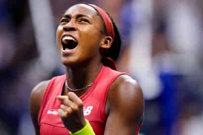 Coco Gauff, la gran promesa del tenis femenino con solo 19 años, derrotó a la bielorrusa Aryna Sabalenkase y se coronó este sábado en el Abierto de Estados Unidos. (AP)