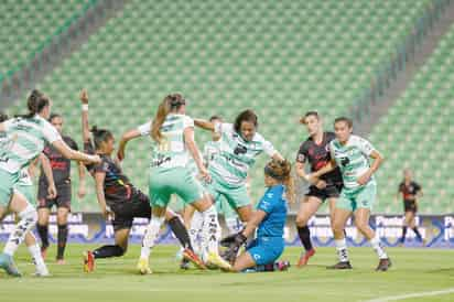 Peligra Santos Laguna femenil en casa ante Rayadas