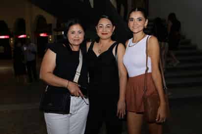 Azucena Zamora, Daisy Robles y Estefanía Herrera (EL SIGLO DE TORREÓN/ENRIQUE CASTRUITA)