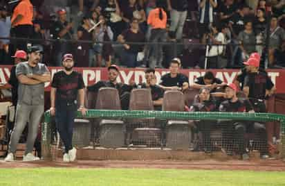 Los Algodoneros dejaron ir una ventaja de dos carreras en la novena entrada y cayeron 5-4 ante los Pericos, que ganaron la Serie del Rey 4-2.