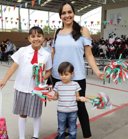 Regina, Fabiola y Fabricio Ochoa(EL SIGLO DE TORREÓN/ENRIQUE CASTRUITA)