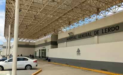 El joven terminó en el Hospital General de Lerdo tras recibir un balazo y ser golpeado.