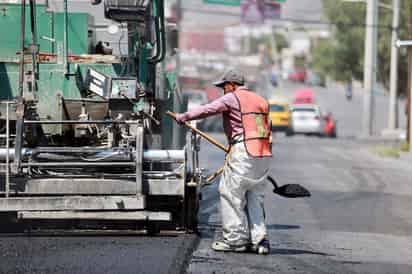 Las labores para mejorar la vialidad en la zona Centro son parte del Segundo Maratón de Obras Saltillo Nos Une.