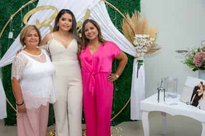 Marisela Cruz, Eunice y Nelva Alonso.