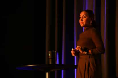 Katya Echazarreta, la primera mexicana que viajó al espacio, ofreció la interesante conferencia 'Un espacio sin límites' (EL SIGLO DE TORREÓN/ENRIQUE CASTRUITA)