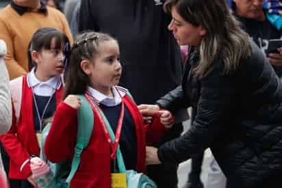 En México, los puentes escolares son establecidos por la Secretaría de Educación Pública,