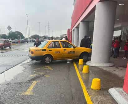 Mientras conducía, un aparente infarto lo sorprendió, lo cual provocó que perdiera el control del volante.