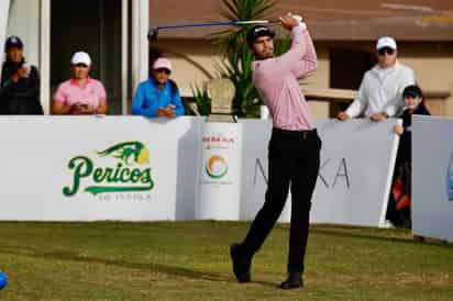 Álvaro Ortiz tuvo una gran jornada en el campo del Campestre Torreón, para ubicarse en la primera posición de la tercera etapa de la Gira Profesional.