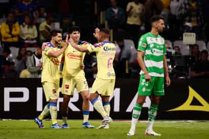 Los Guerreros no supieron mantener una ventaja tempranera y terminaron cayendo 4-3 ante América en un duelo de muchas emociones. (EFE)