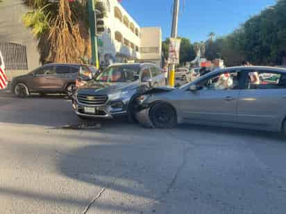 Los vehículos involucrados en este accidente en Gómez Palacio fueron enviados a un corralón de la ciudad para su resguardo.