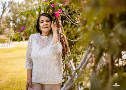 Cumpleañera Griselda Puentes.- ERICK SOTOMAYOR FOTOGRAFÍA