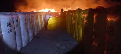 El fuego arrasó con la mitad de las pacas que había.