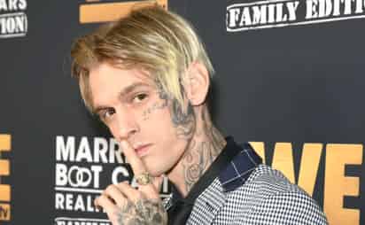 Hijo de Aaron Carter demandará a los doctores del cantante por negligencia