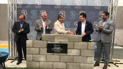 Colocaron la primera piedra de nuevo hospital y torre de consultorios del Sanatorio Español al norte de Torreón. (FERNANDO COMPEÁN / EL SIGLO DE TORREÓN)