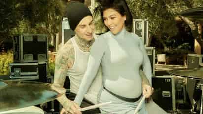 Revelan que Kourtney Kardashian y Travis Barker recibieron a su primer hijo juntos