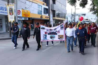 Ferrocarrileros de Torreón salieron en su día a las calles para peregrinar a la Virgen de Guadalupe; es la primera de la temporada. (VAYRON INFANTE / EL SIGLO DE TORREÓN)