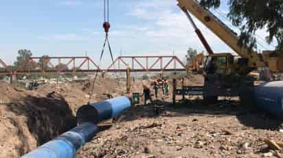 En la colonia Vista Hermosa se ubicará el primer punto de interconexión con la línea de Agua Saludable para La Laguna, cuya primera etapa se entregará el próximo 21 de diciembre. (FERNANDO COMPEÁN)