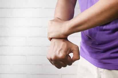 Disminuye el dolor articular al consumir esta importante vitamina