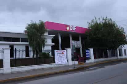 El DIF Revolución es uno de los centros de acopio en donde aún se recibe apoyo para las familias afectadas por el huracán Otis. (VAYRON INFANTE / EL SIGLO DE TORREÓN)