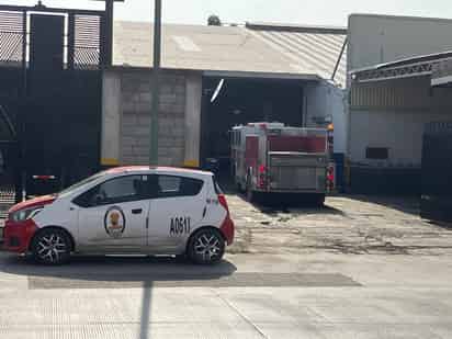 El personal de Bomberos y Protección Civil acudió al lugar para atender el reporte de un conato de incendio.
