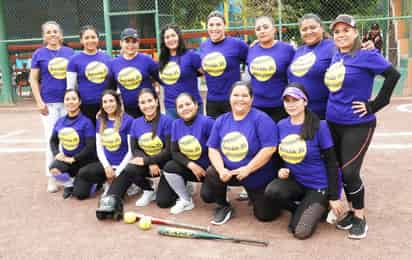 Equipos de damas y varones, tomaron participación en este torneo con el que arrancaron las celebraciones en el Eriazo. (Especial)